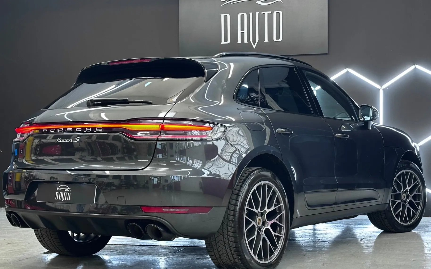 Notranja slika - Porsche Macan - S ZRAČNO+PANO+BOSE+ACC+CHRONO+360KAMERA+HLAJENJE.. - 7