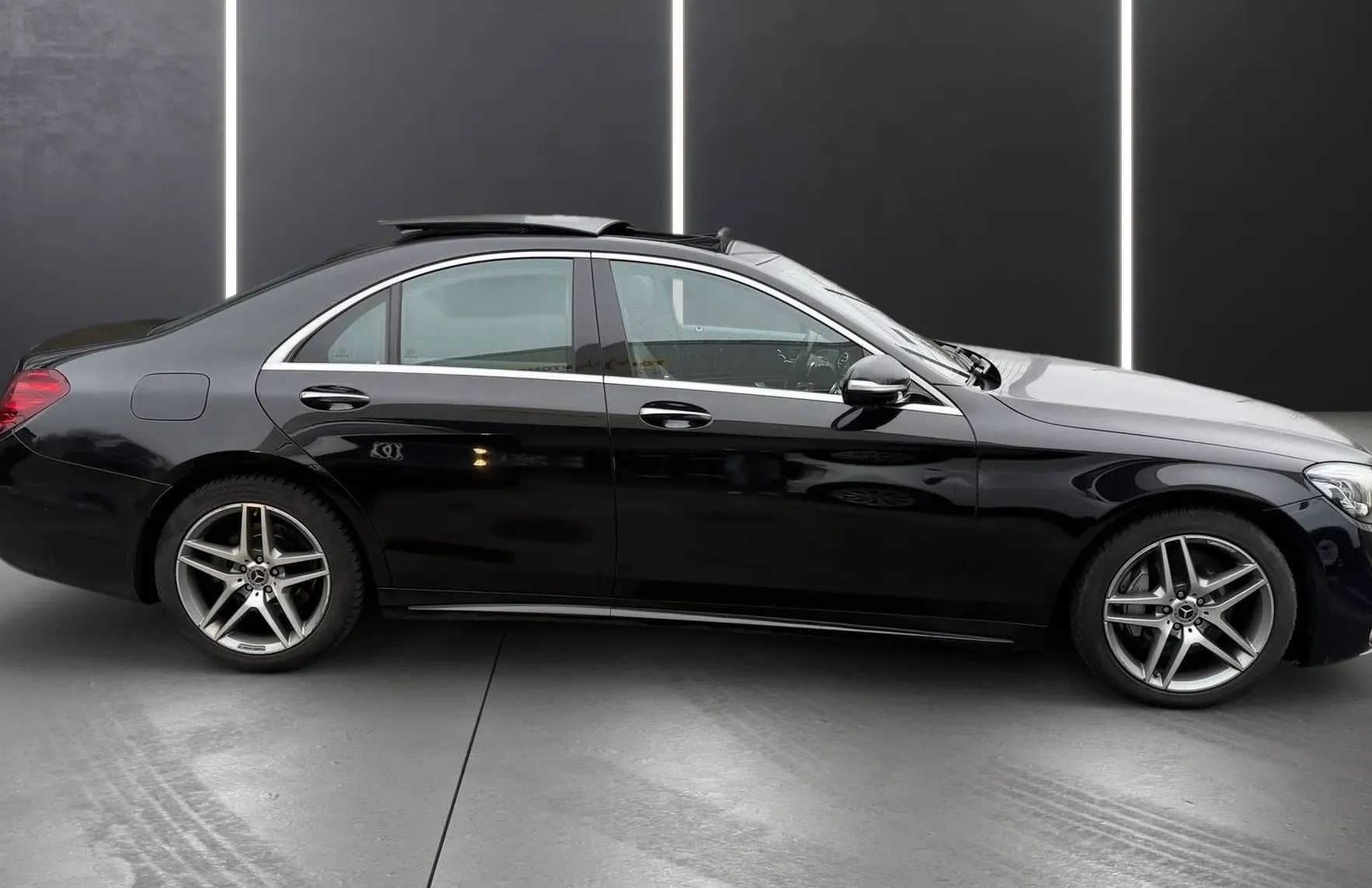 Zunanja slika - Mercedes-Benz S-Razred - 350d 4MATIC AMG LINE PANO MASAŽA ACC 360 ZRAČNO .. - 10