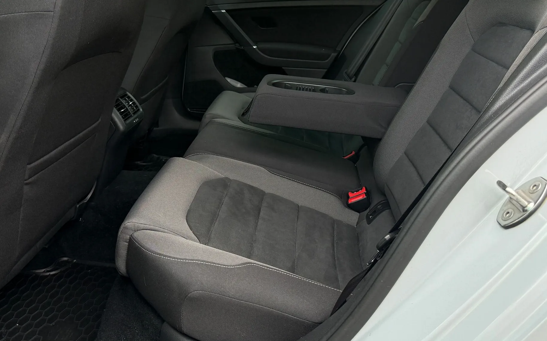 Notranja slika - Volkswagen Golf - 1.4 TSI STAGE3|280hp|Milltek|SLO|Kam|Virtual|Perla - 12