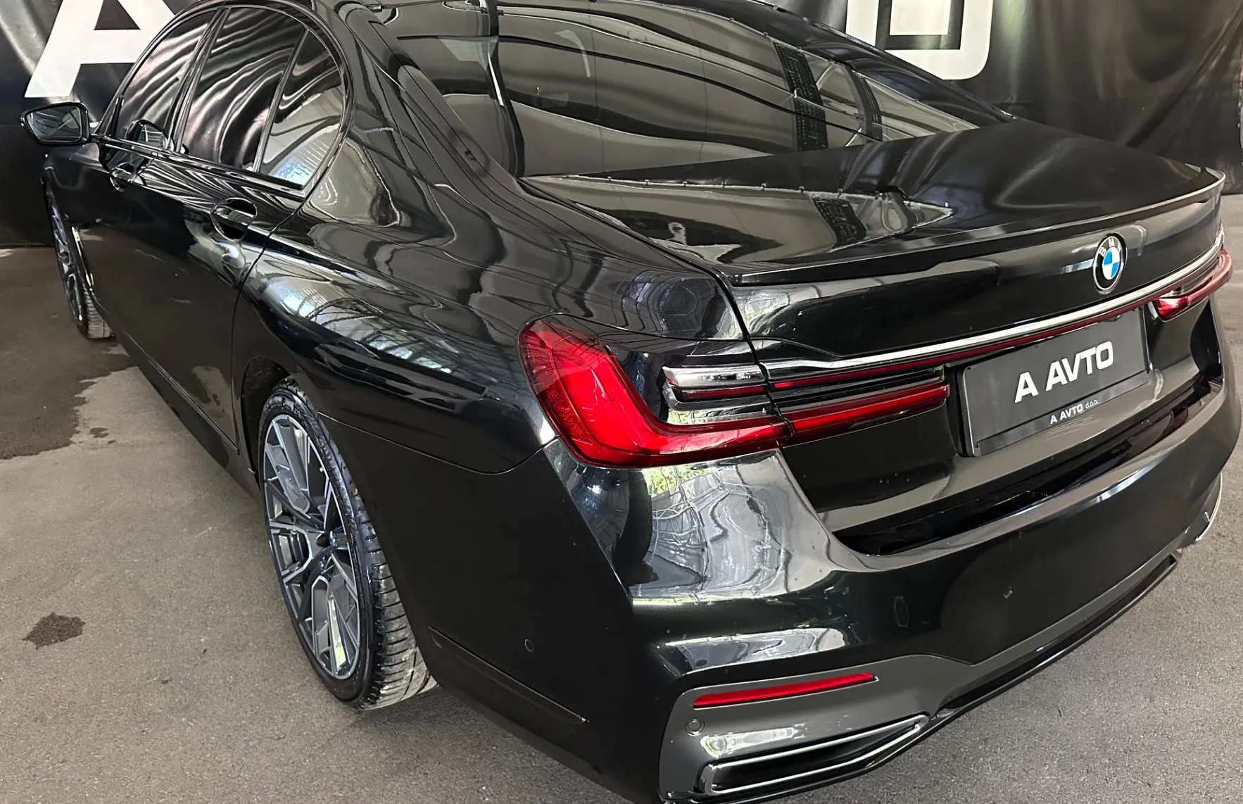 Zunanja slika - BMW Serija 7 - : 740d xDrive Avt.-STR.OKNO-SOFT CLOSE-LASER-ZRAČNO - 5