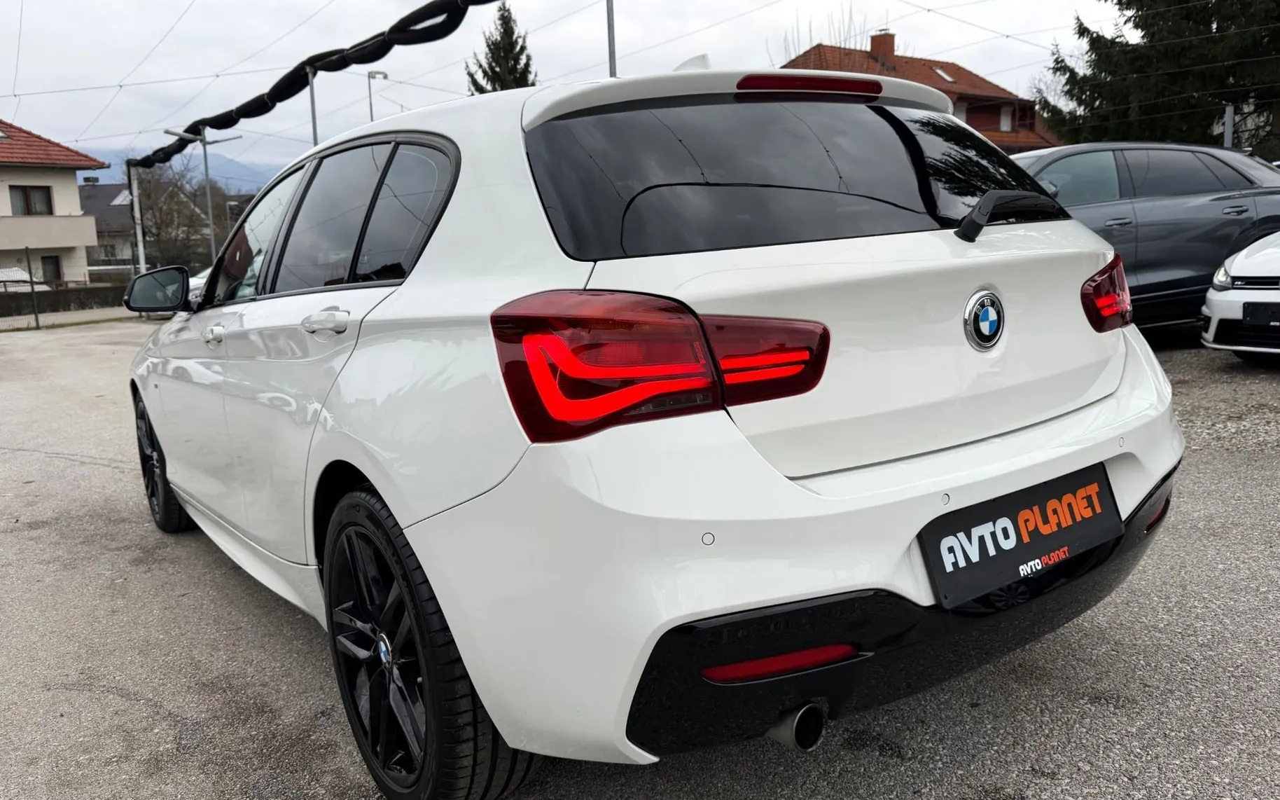 Zunanja slika - BMW Serija 1 - : 118i M Sport Shadow 1.LASTNIK FULL LED NAVI ALU 18 - 2