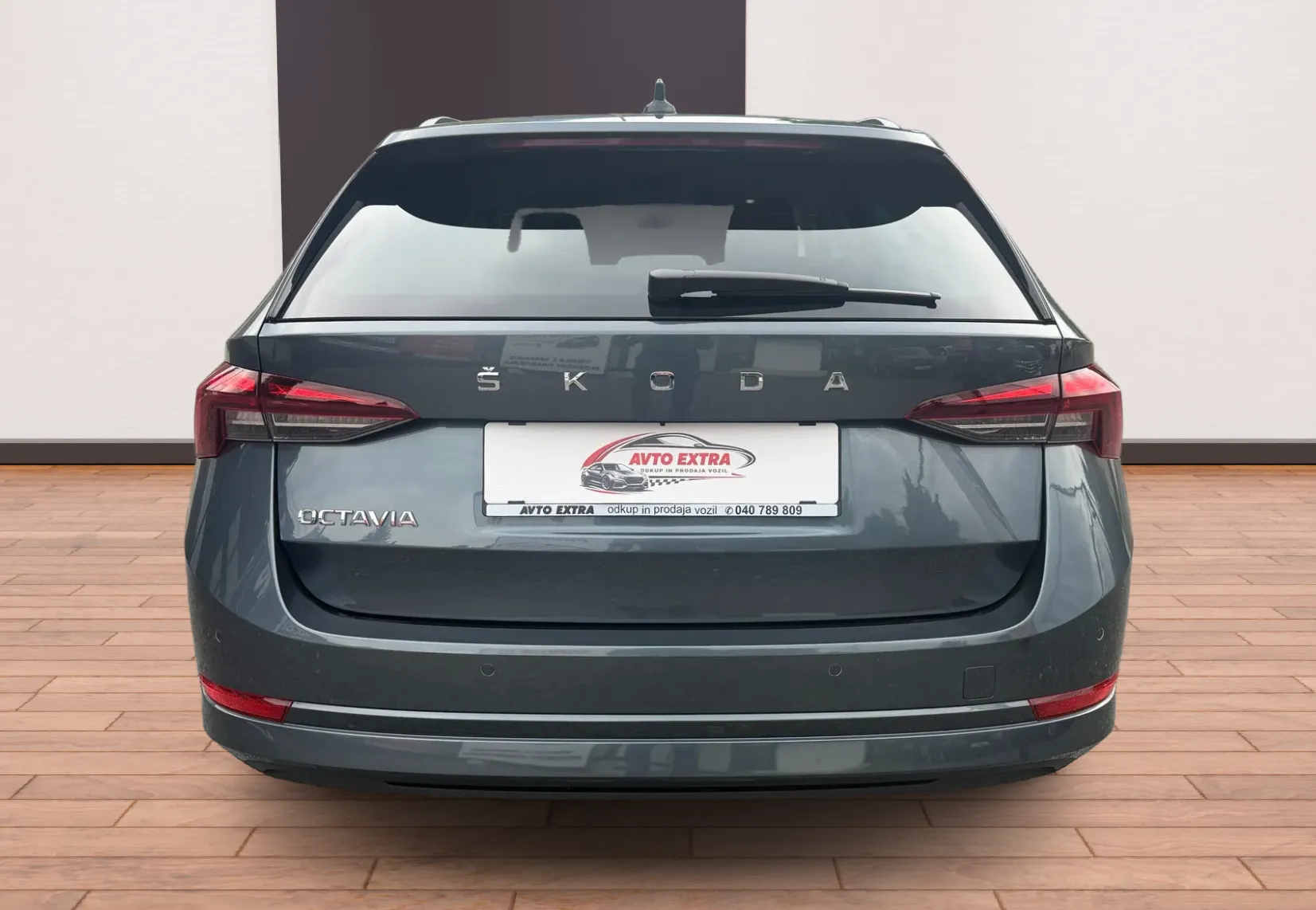 Zunanja slika - Škoda Octavia - Combi 2,0 TDI Style DSG - 7