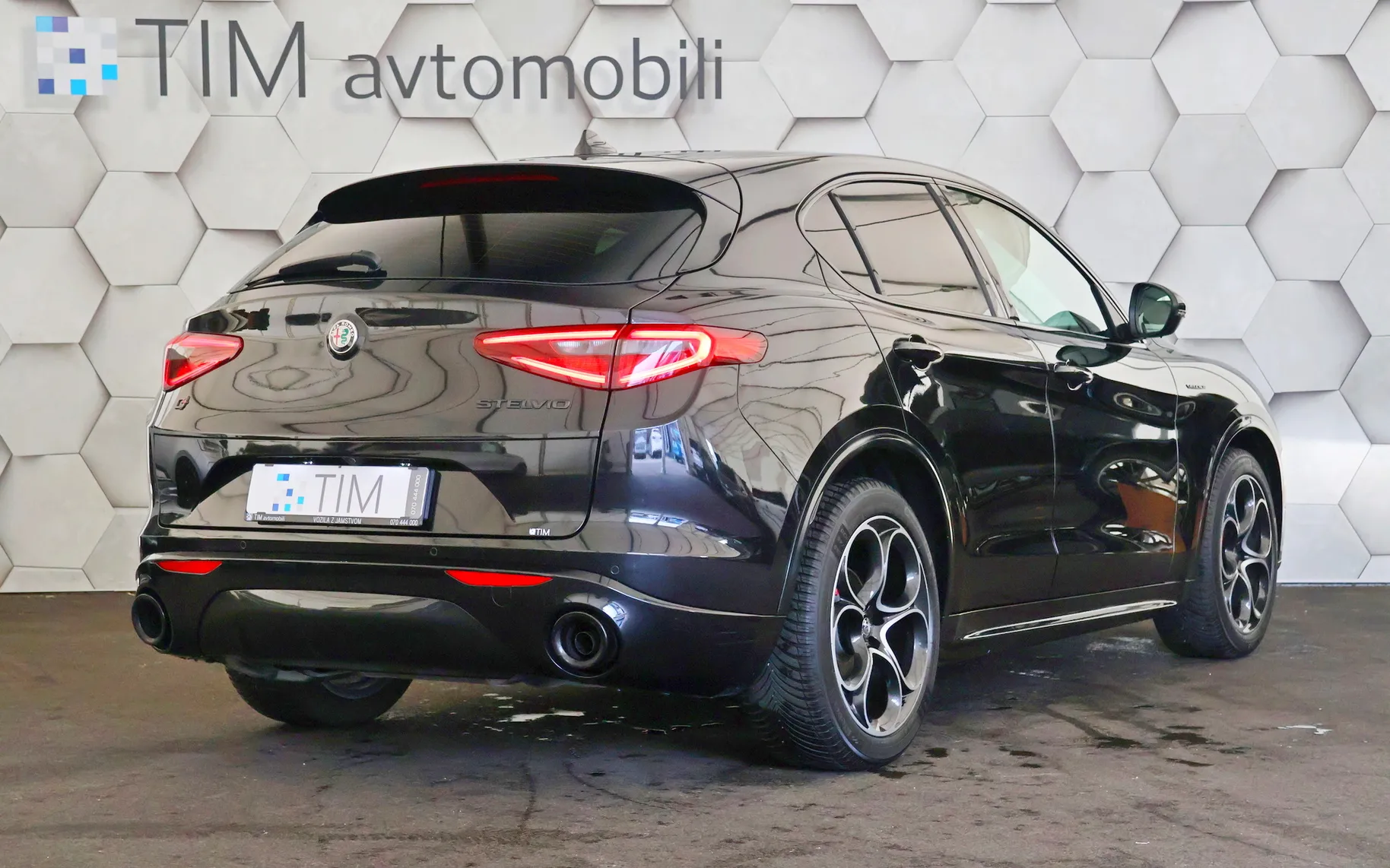 Zunanja slika - Alfa Romeo Stelvio - Veloce 2.2 Multijet Q4 AT8 210KM - 3