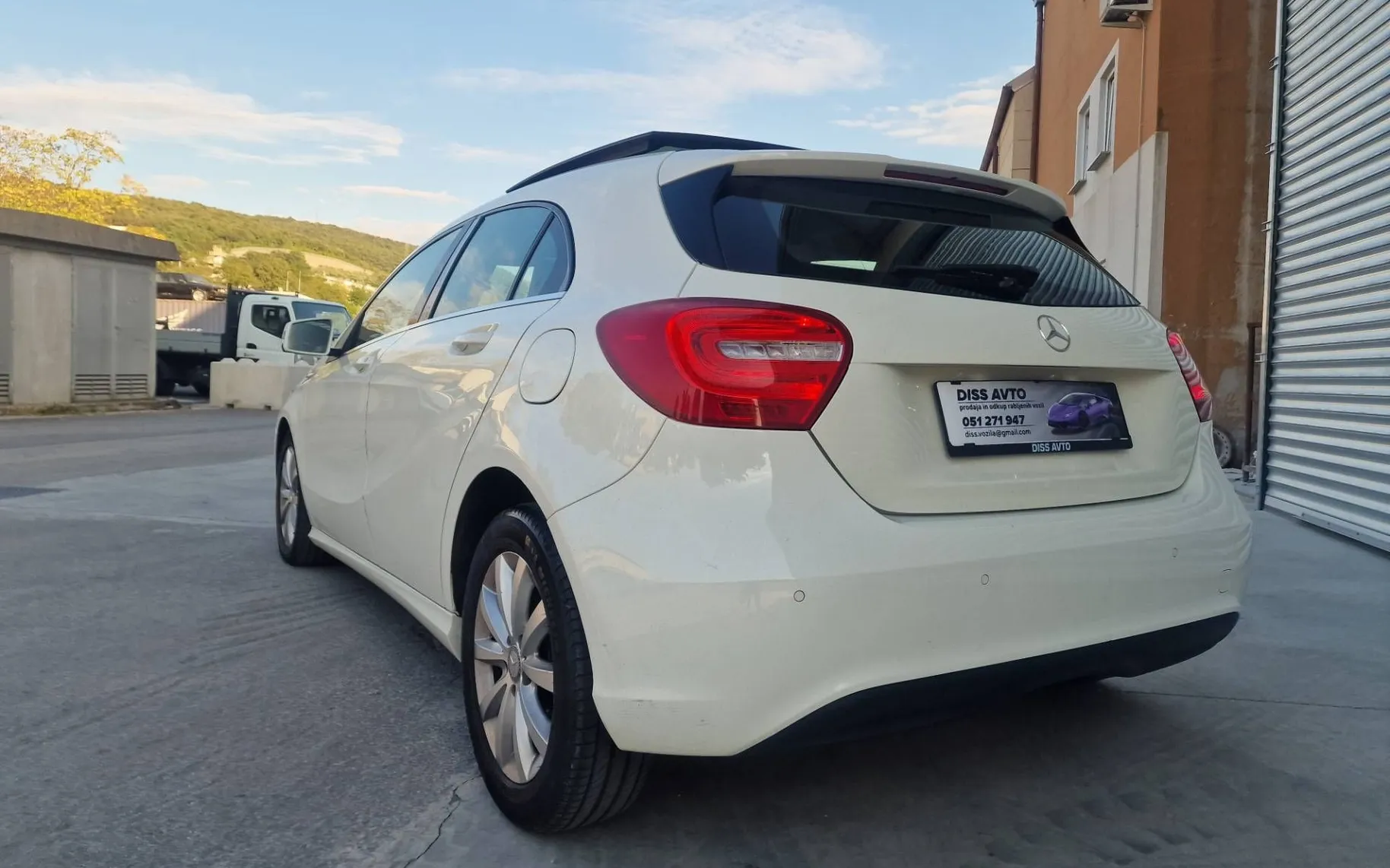 Zunanja slika - Mercedes-Benz A-Razred - 180 LED-XENON PANORAMA NAVIG. ODLIČEN - 5