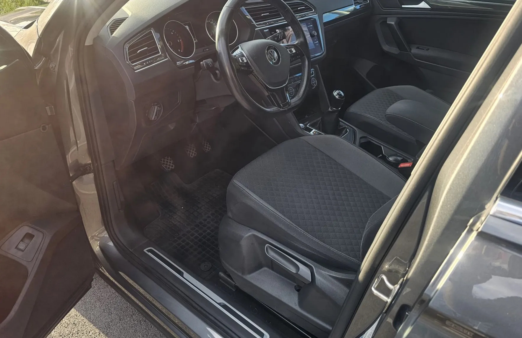 Zunanja slika - Volkswagen Tiguan - 2.0 TDI BMT Comfort Edition | SLO poreklo | 1 lastnica - 8