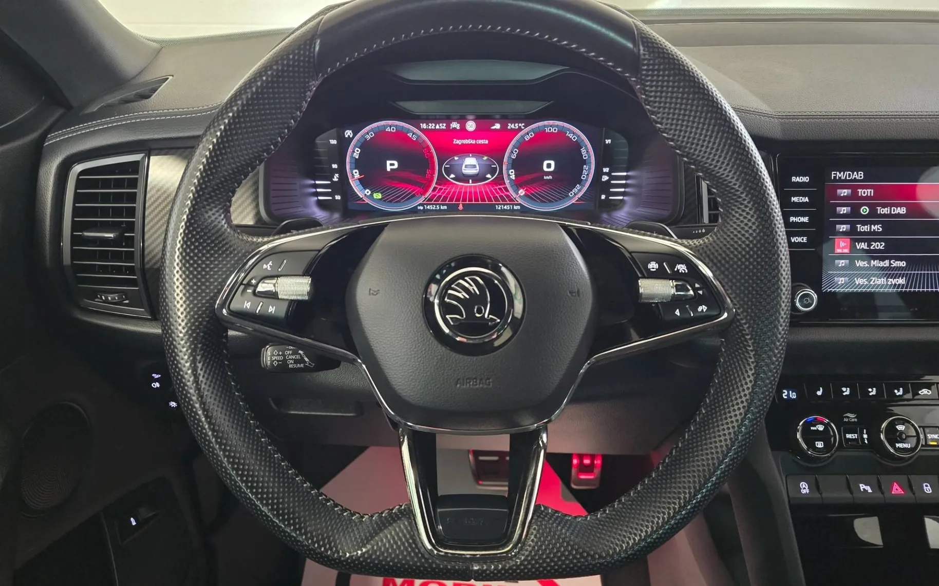 Notranja slika - Škoda Kodiaq - 2.0 TDI Sportline DSG- Matrix.virtual.kamera.ALU19 - 12