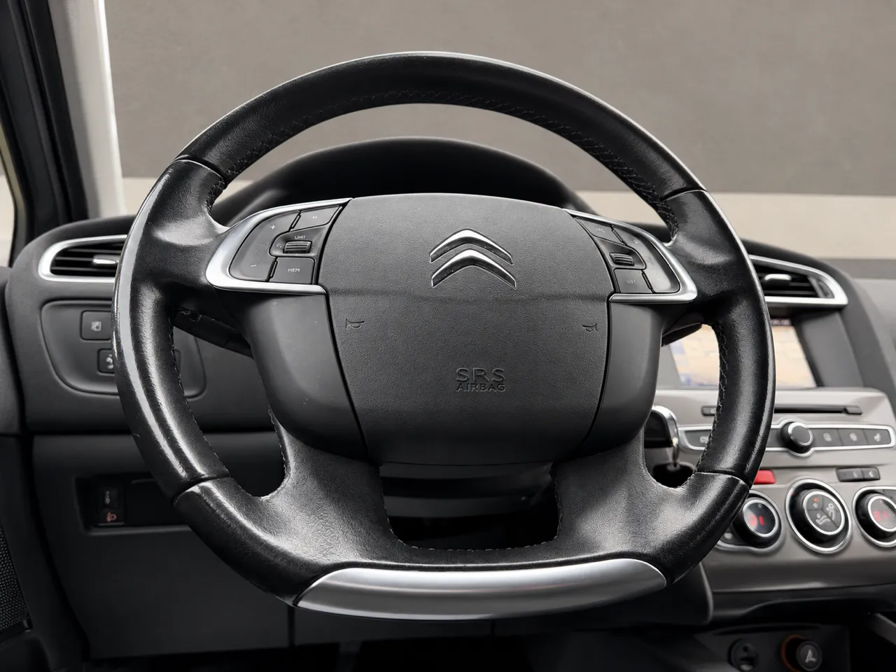 Zunanja slika - Citroën C4 - 1.6 BlueHDi SHINE 1.LASTNICA SLO.VOZILO NAVI ALU17 - 11