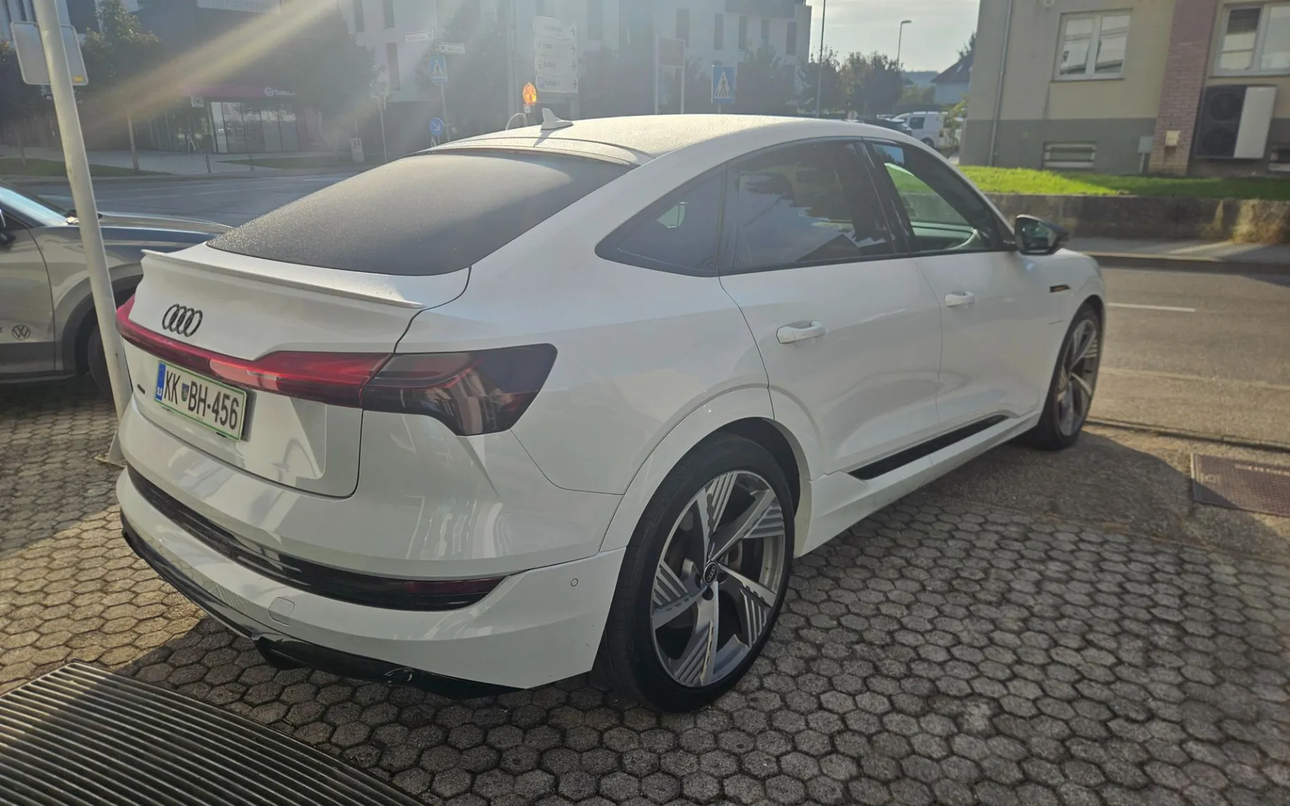 Zunanja slika - Audi e-tron - 55 quattro S line - 3