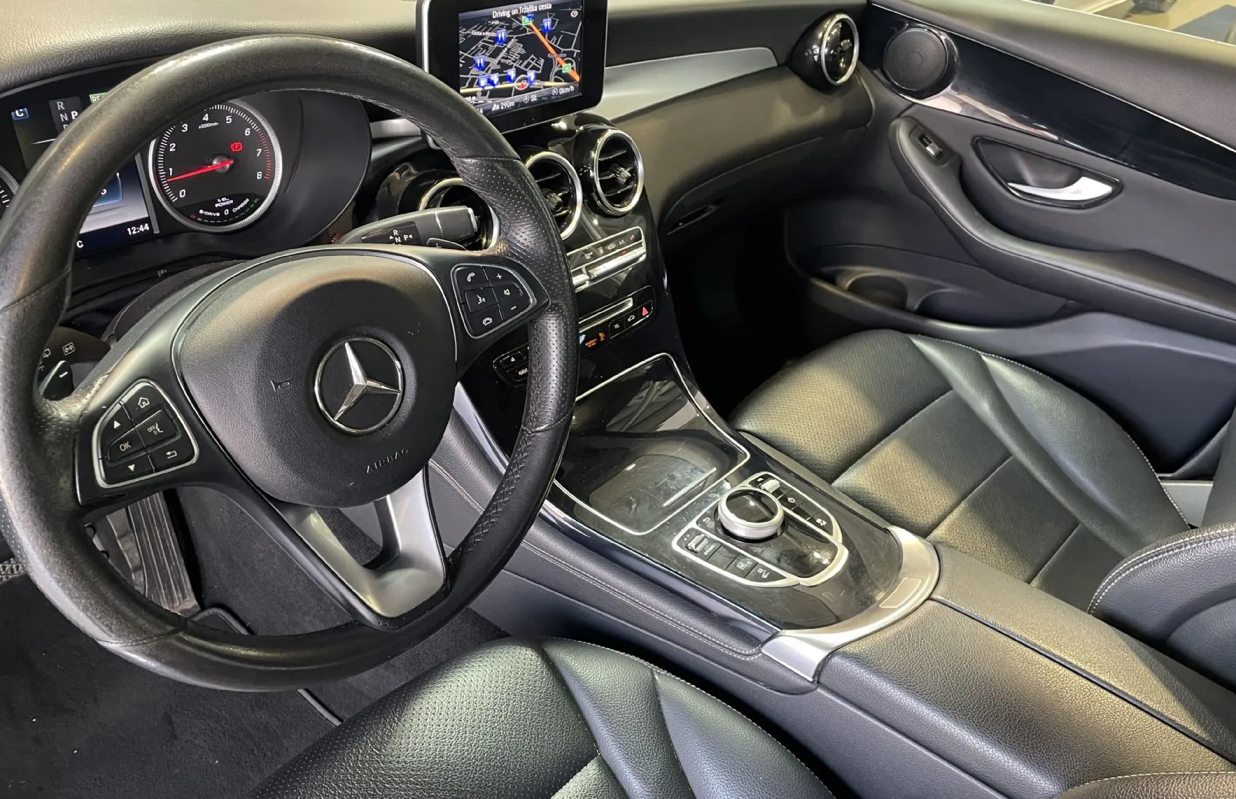 Zunanja slika - Mercedes-Benz GLC-Razred - PANORAMA-NAVIGACIJA-360KAMERA-USNJE-ALU - 7