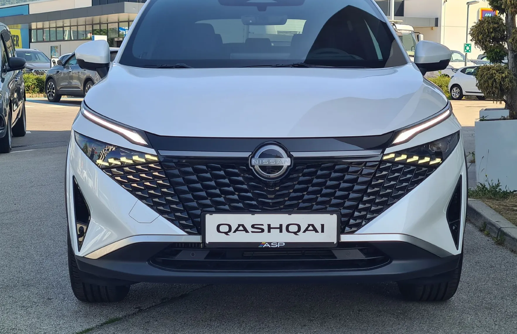 Zunanja slika - Nissan Qashqai - 1.3 DIG-T Mild Hyb.158 2WD X-Tron.TEKNA - 2