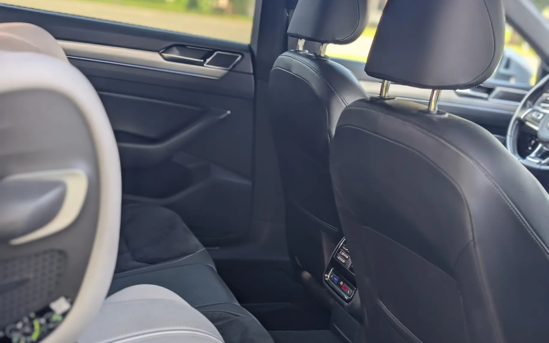 Notranja slika - Volkswagen Arteon - 4motion 2,0 TDI BMT R-Line DSG - 6
