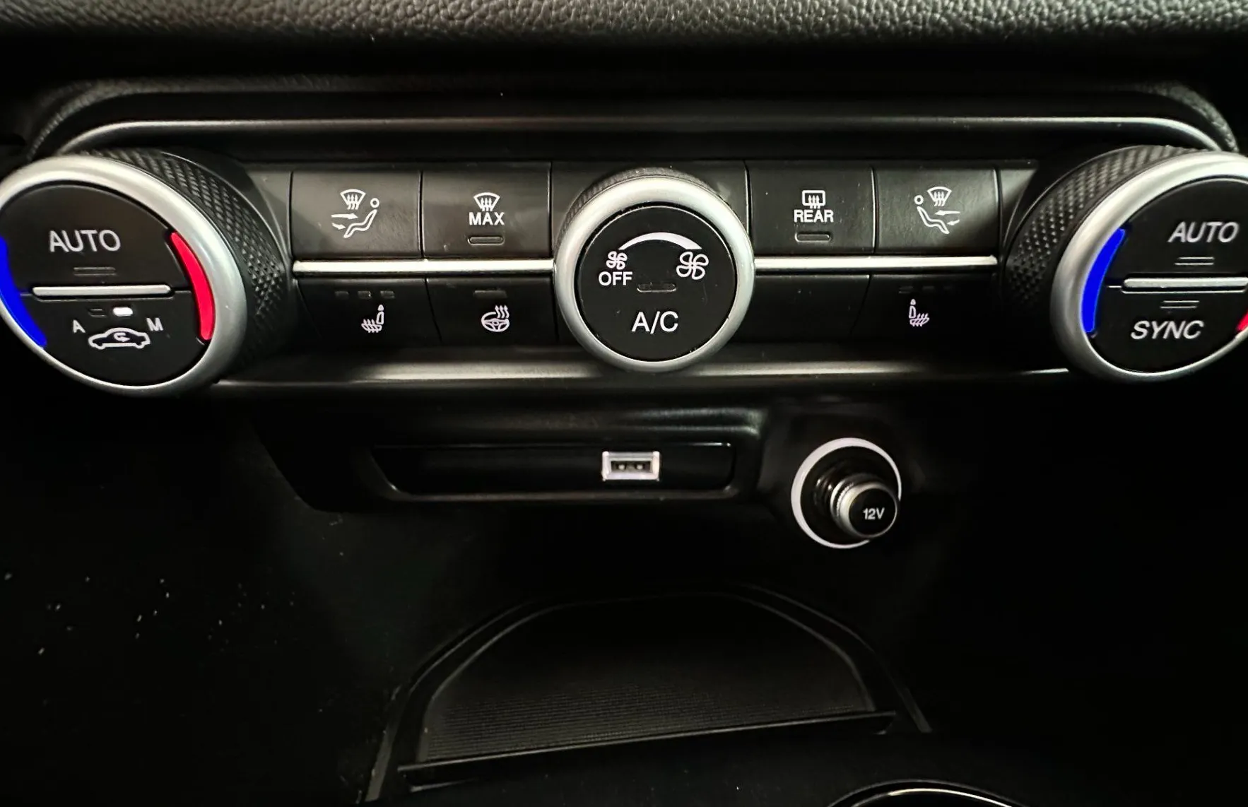 Zunanja slika - Alfa Romeo Giulia - 2.2 Multijet 190 Avt.NEMŠKA.KAMERA.USNJE.140 KW - 2
