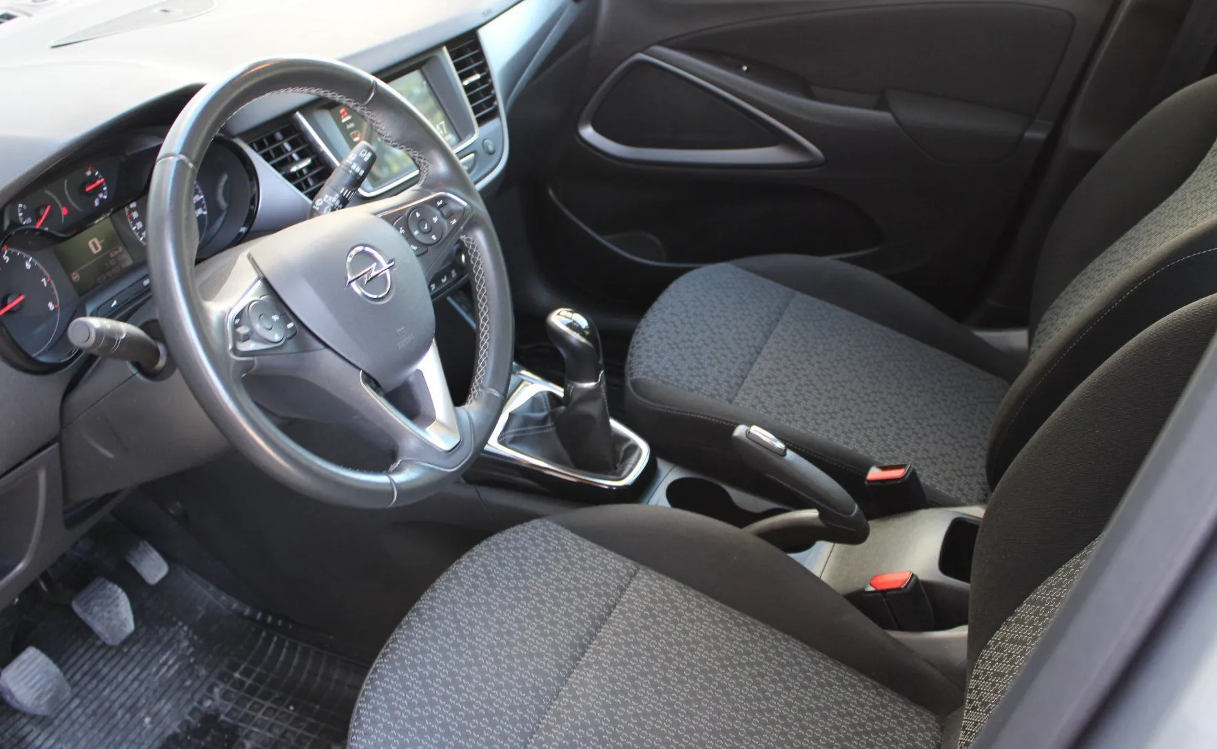 Zunanja slika - Opel Crossland X - 1.2 61KW Edition-LED ŽAROMETI-PDC-37.000km - 12