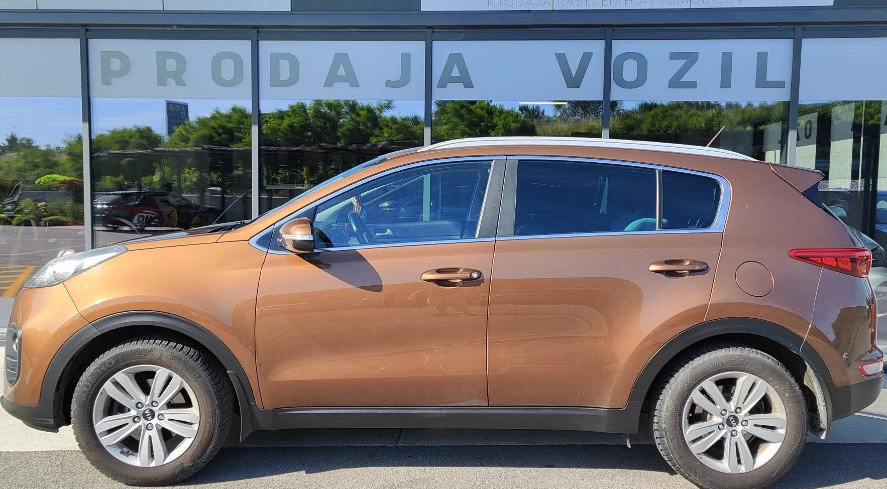 Zunanja slika - KIA Sportage - 2WD 1.7 CRDI City - 3