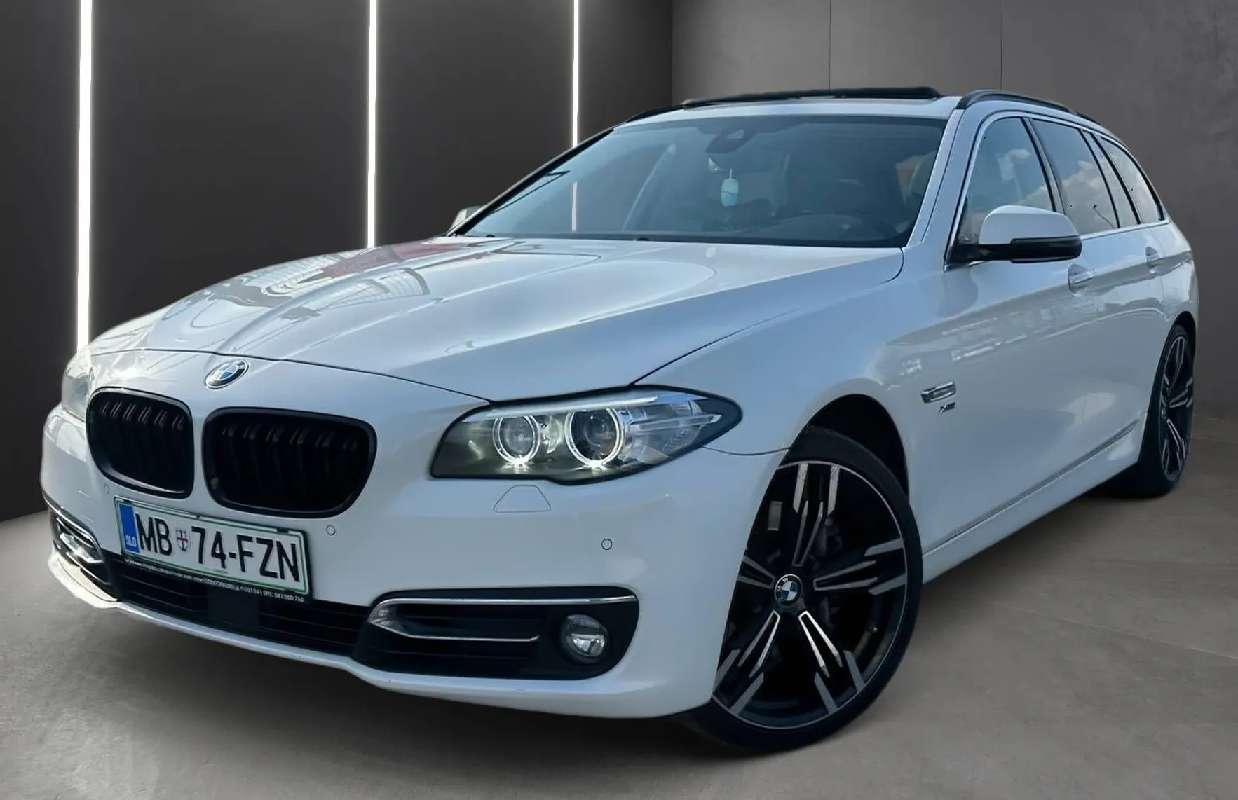 Zunanja slika - BMW Serija 5 - Touring: 525d xDrive BI-XENON NAVI ACC VIRTUAL MEMORY KA - 1