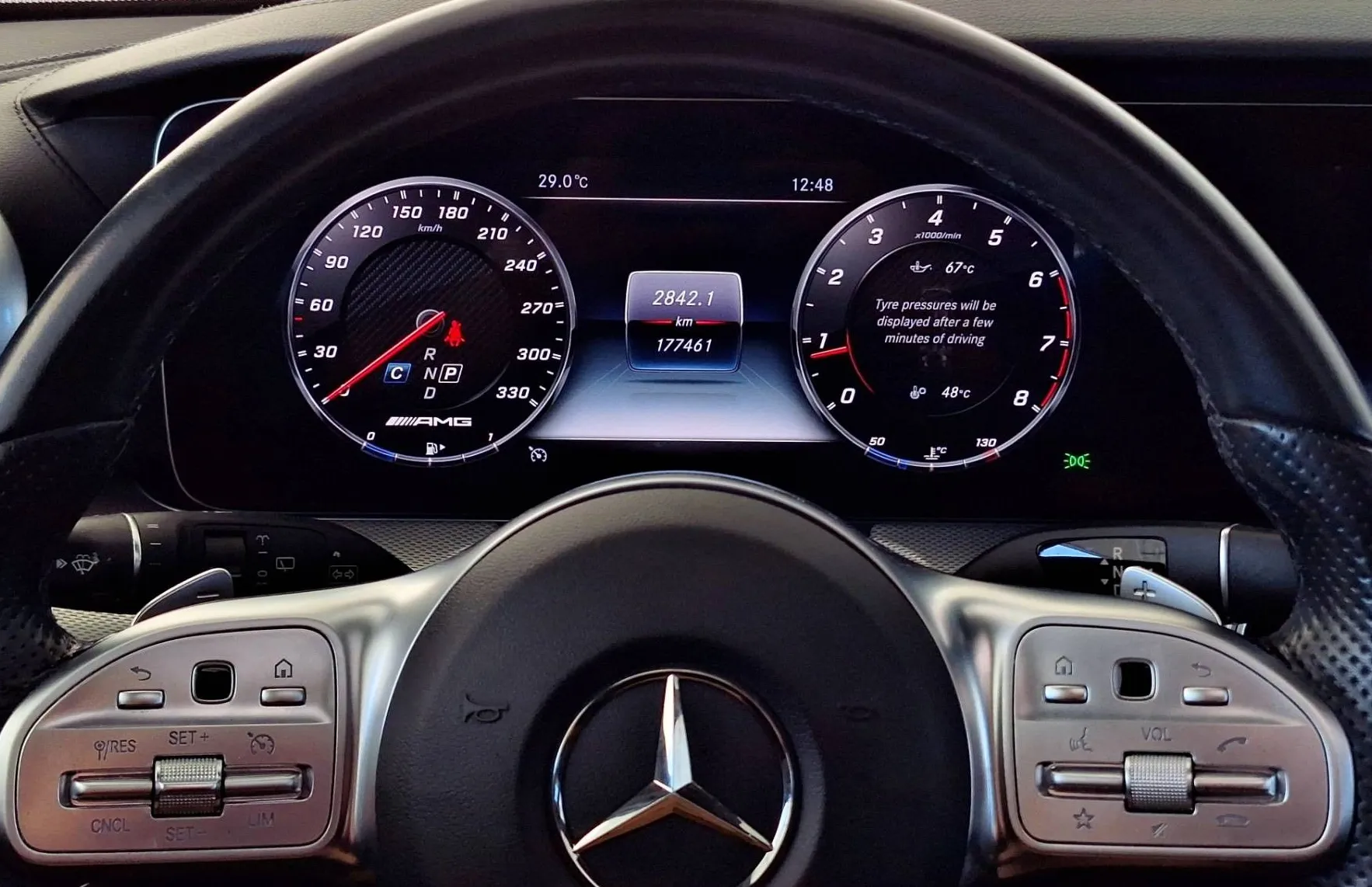 Zunanja slika - Mercedes-Benz E-Razred - 220d E63 LOOK•V8 SOUND•PANORAMA•BURMESTER•AMBIENT• - 16