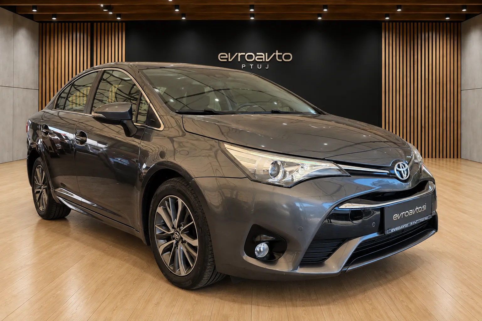 Zunanja slika - Toyota Avensis - 2.0 D-4D Luna Sloven. poreklo-Brez pologa 84 obrok - 3