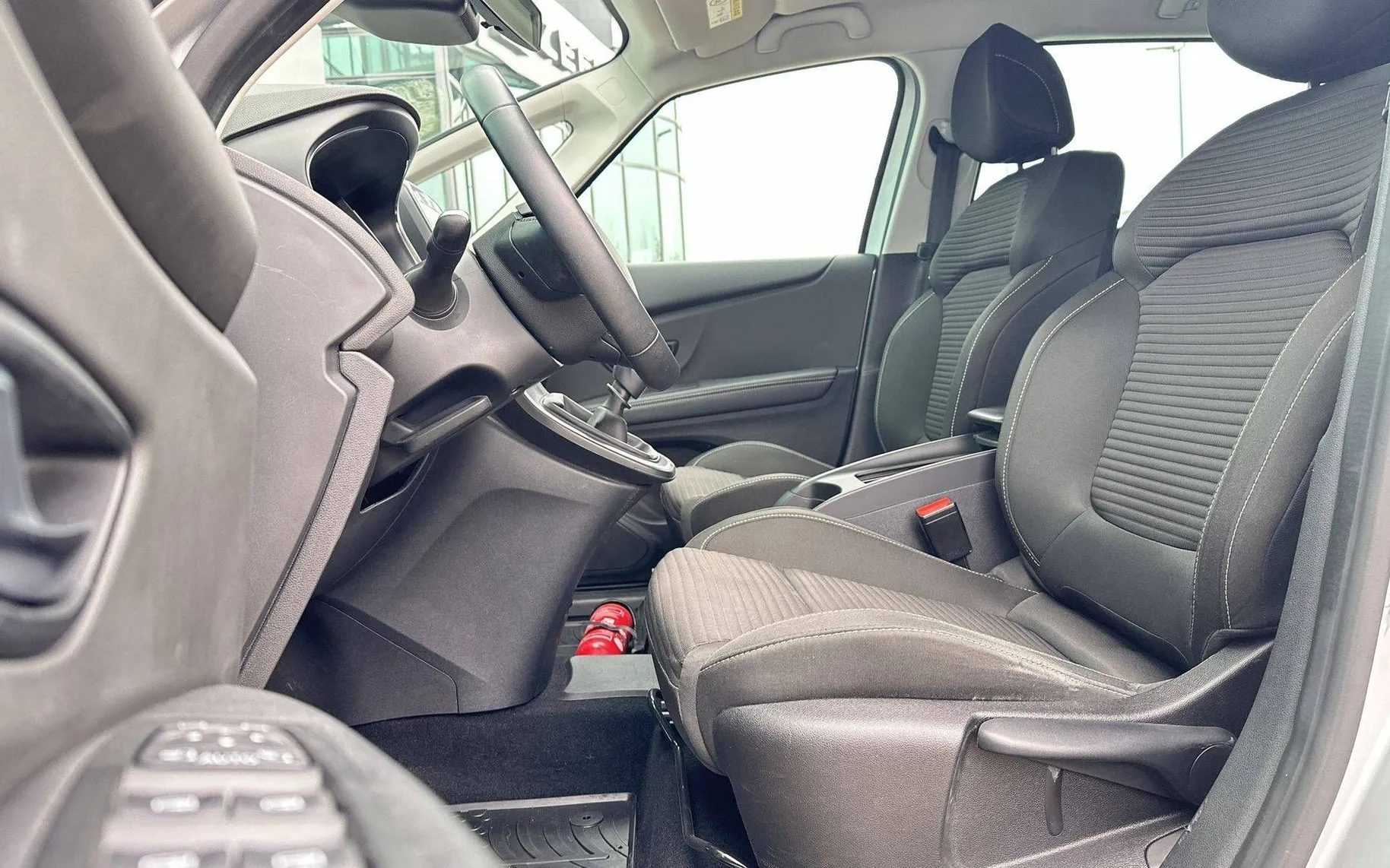 Zunanja slika - Renault Scénic - Grand Scenic Grand  TCe 1.3 140 Techno - 9