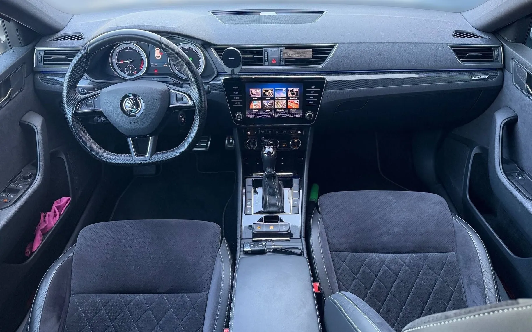 Notranja slika - Škoda Superb - Combi 2.0 TDI Sportline DSG - 10