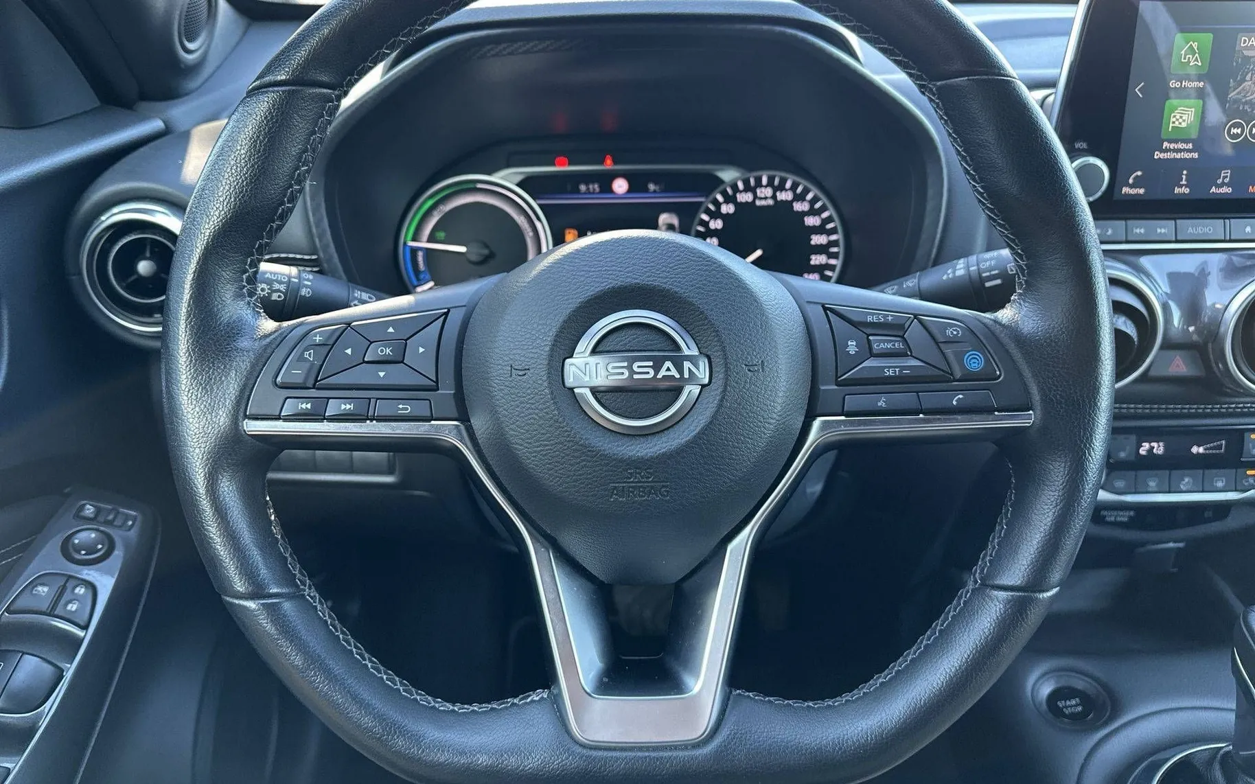 Notranja slika - Nissan Juke - 1.6 Hybrid AT - 12