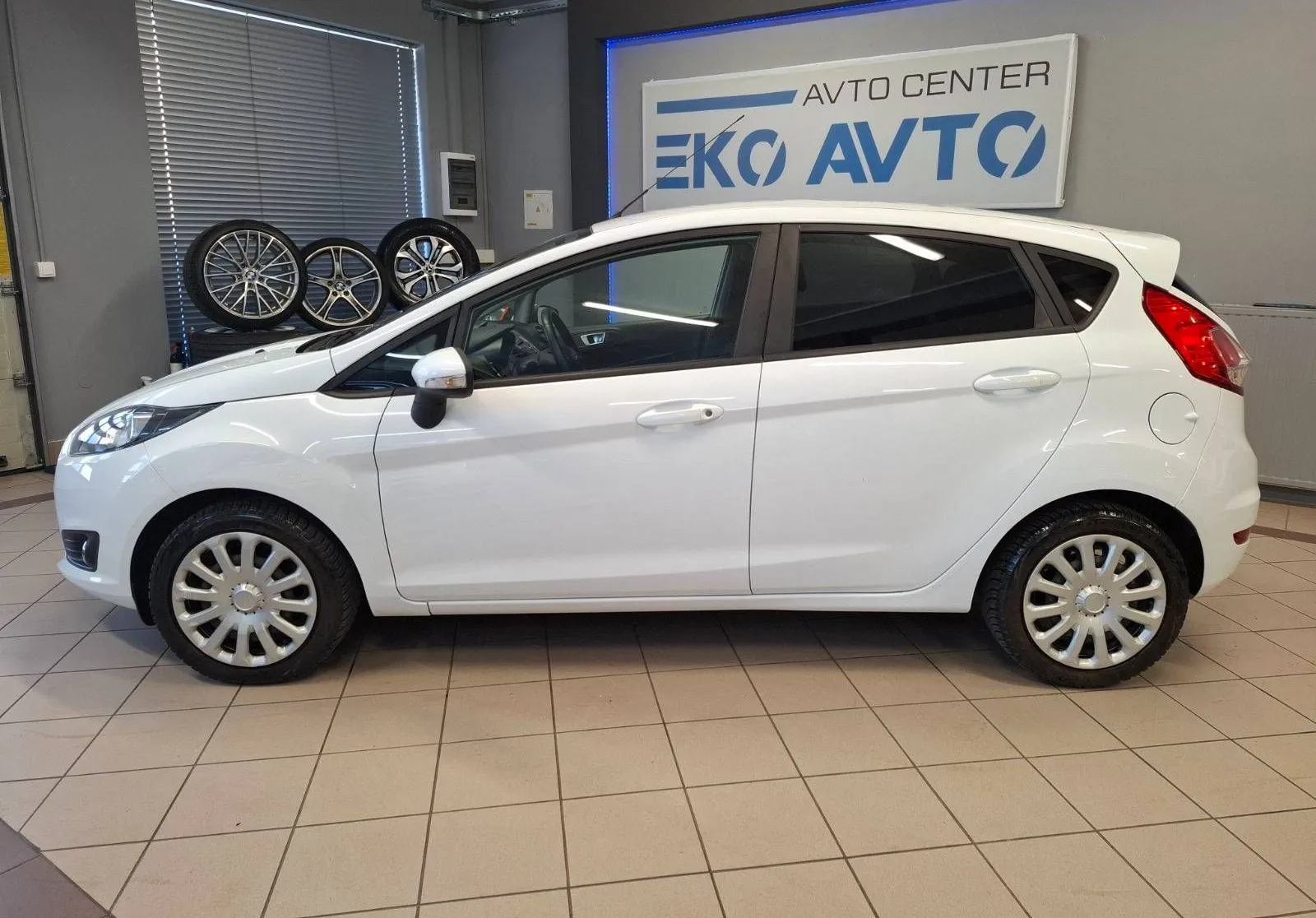 Notranja slika - Ford Fiesta - 1.25 Style FINANCIRANJE BREZ POLOGA 5 VRAT-KLIMA- - 12