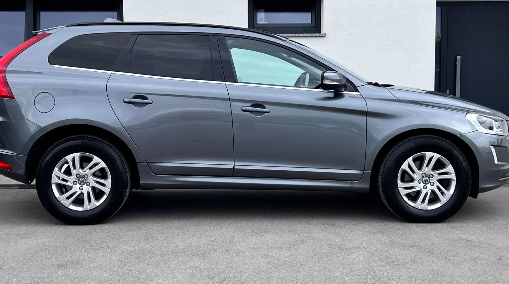 Zunanja slika - Volvo XC60 - 2.4 AWD D4+XENON+NAVI+KLJUKA... - 5