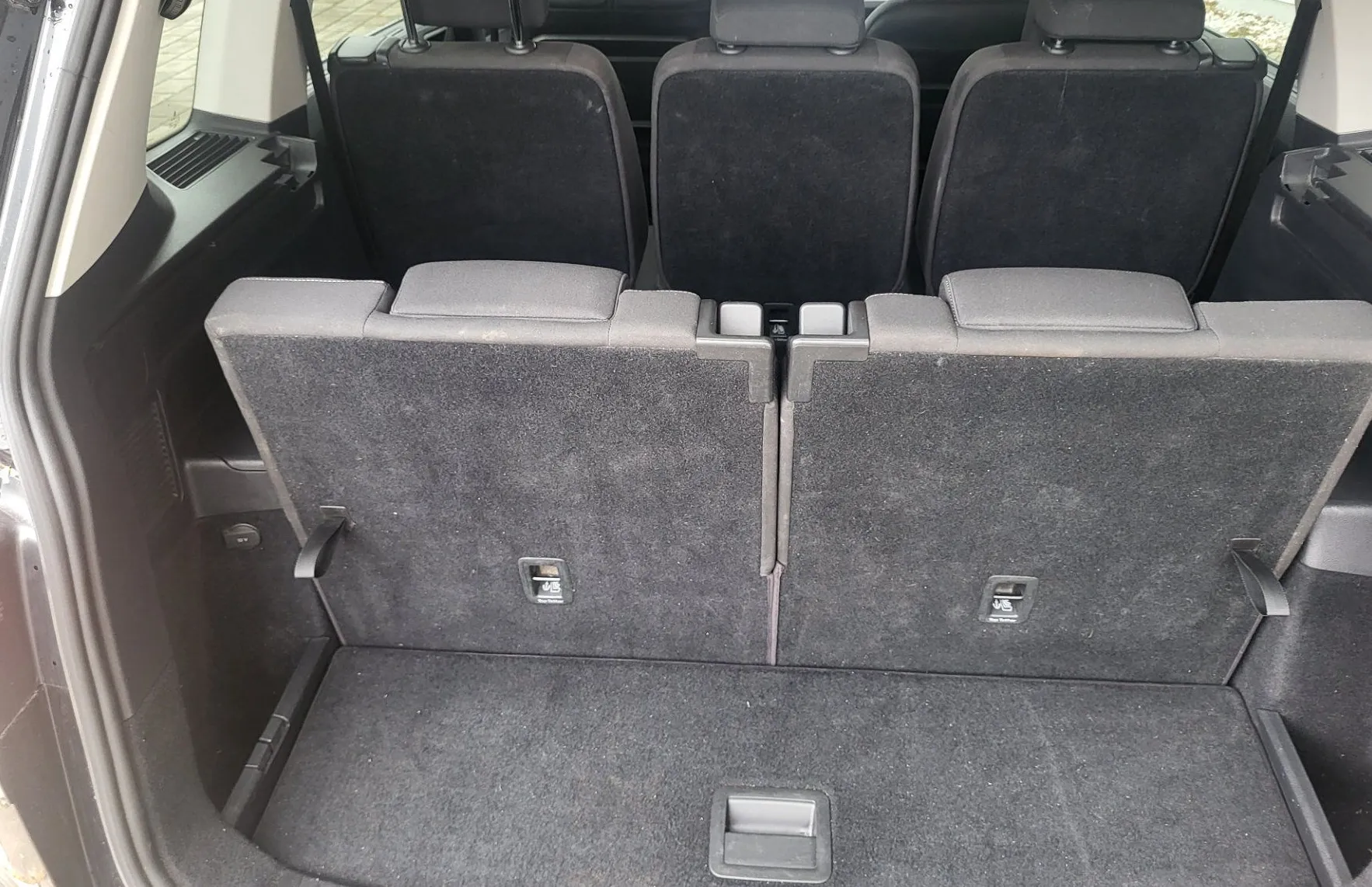 Zunanja slika - Volkswagen Touran - 2.0 TDI DSG 7 sedežni-acc-pdc-alu-radar - 20