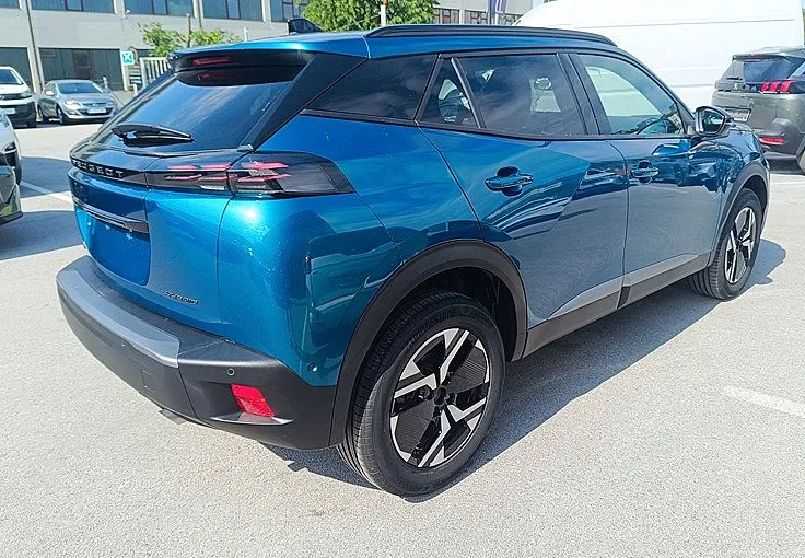 Zunanja slika - Peugeot 2008 - ALLURE HIBRID 110 e-DCT6 €6.4-NAVI-KAMERA 360 - 3