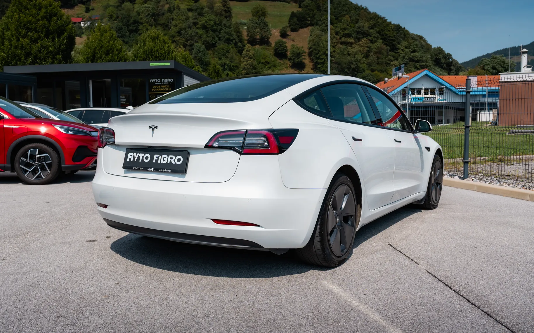 Zunanja slika - Tesla Model 3 - Standard Range Plus - 4