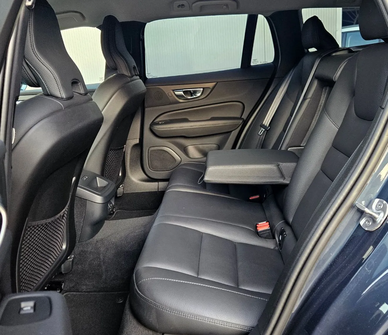 Zunanja slika - Volvo V60 Cross Country - B4 AWD Pro +ACC+Memory+18 Col+Gretje+12.mes.jam - 13