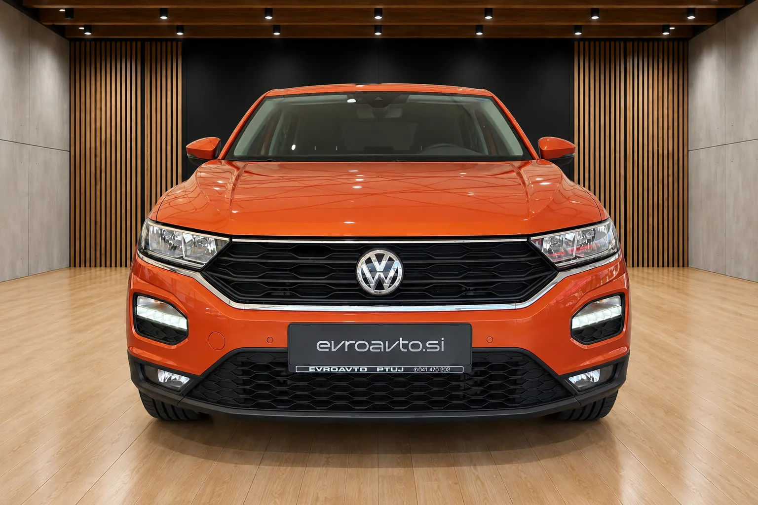 Zunanja slika - Volkswagen T-Roc - 1.6 TDI BMT Style Dod.zimske gume na platiščih - 2
