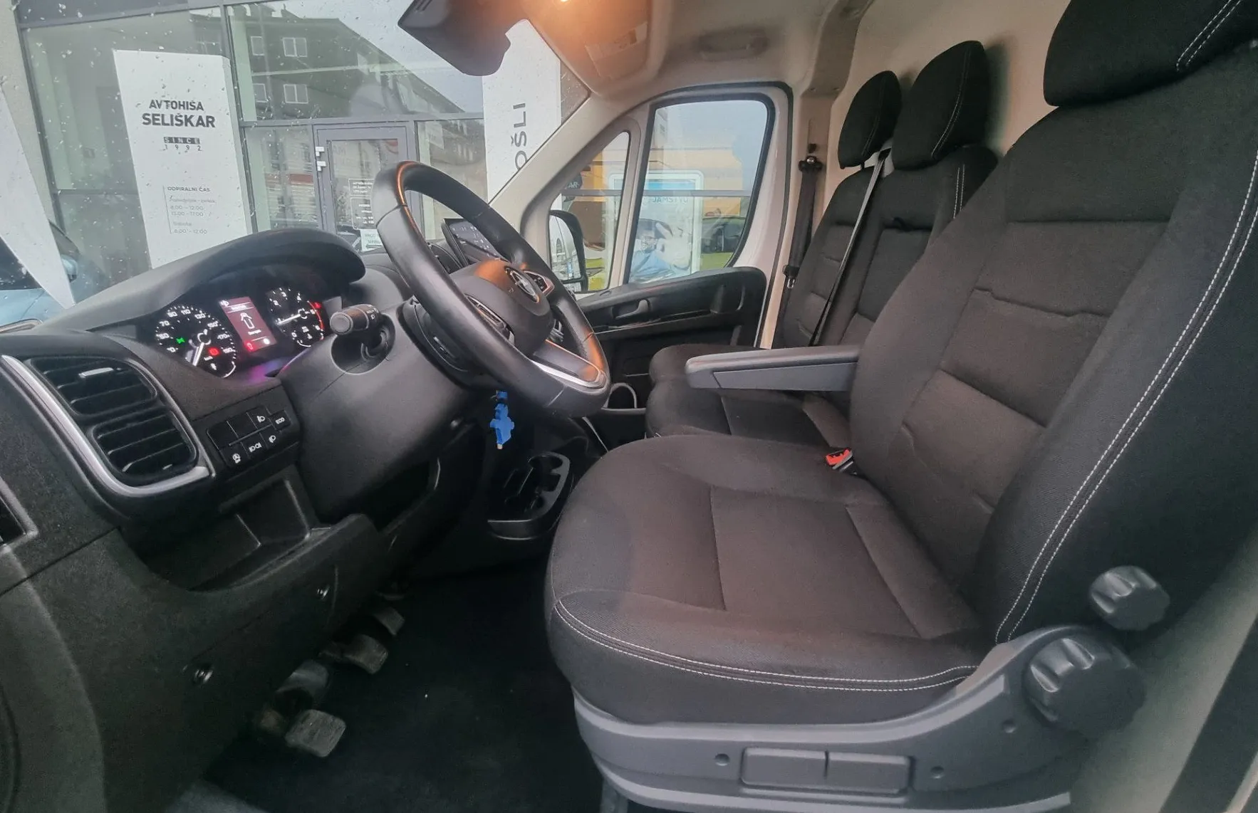 Zunanja slika - Opel Movano - 2.2 BHDI - 8