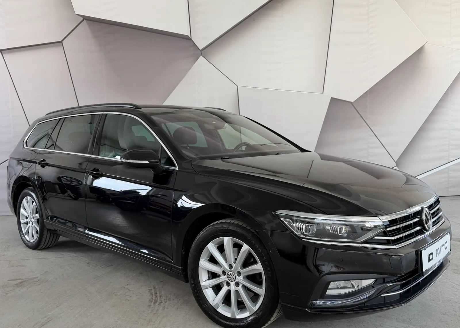 Zunanja slika - Volkswagen Passat - Variant 2,0 TDI BMT Connect DSG - 1