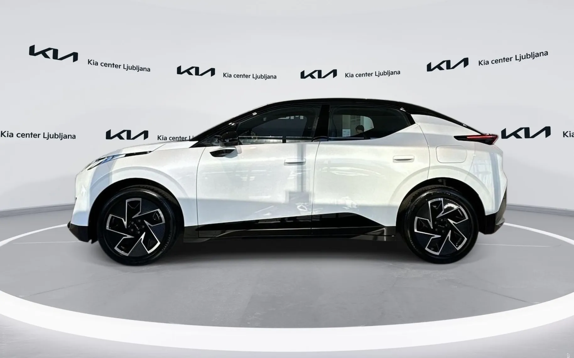 Notranja slika - Lynk & Co 02 - Core - 8