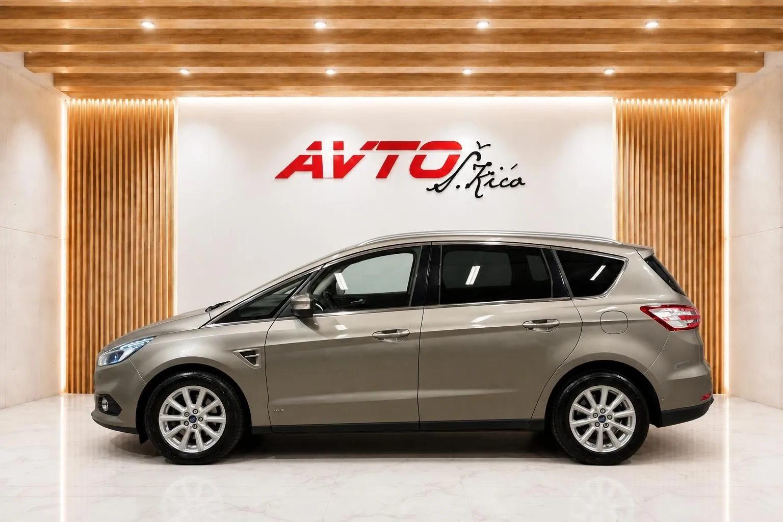Zunanja slika - Ford S-Max - 2.0 TDCi-4X4-BI-XENON-AVT-KAMERA-NAVI-PDC-F1 - 3