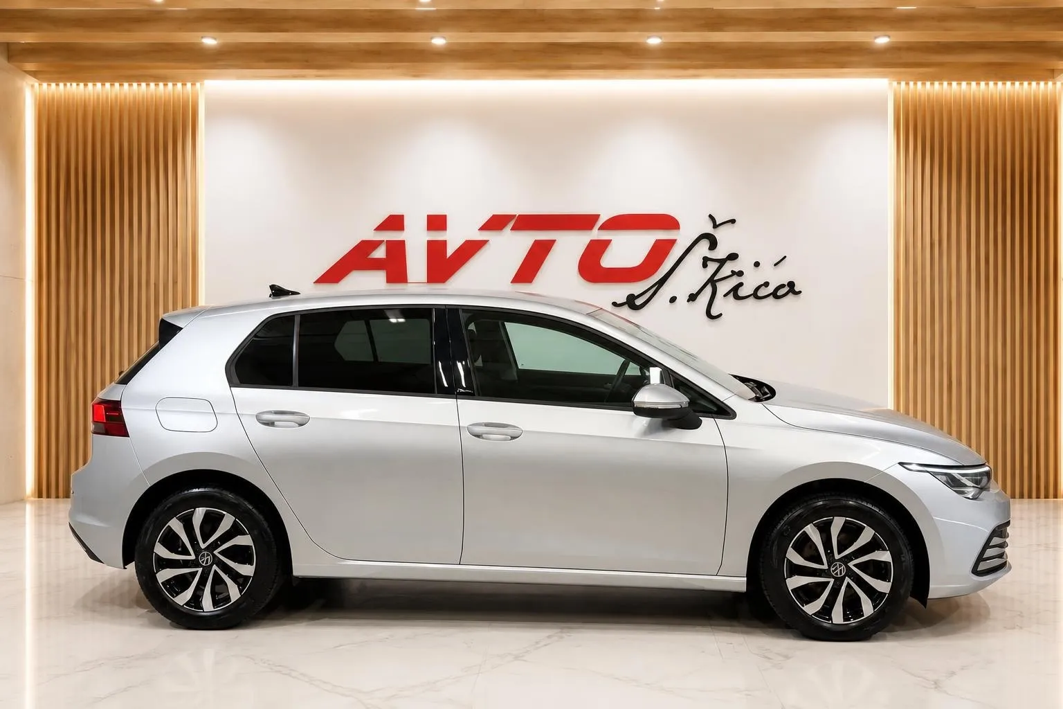 Zunanja slika - Volkswagen Golf - 1.5 TSI-VIRTUAL-ACC-KAMERA-NAVI-LED-PDC - 6