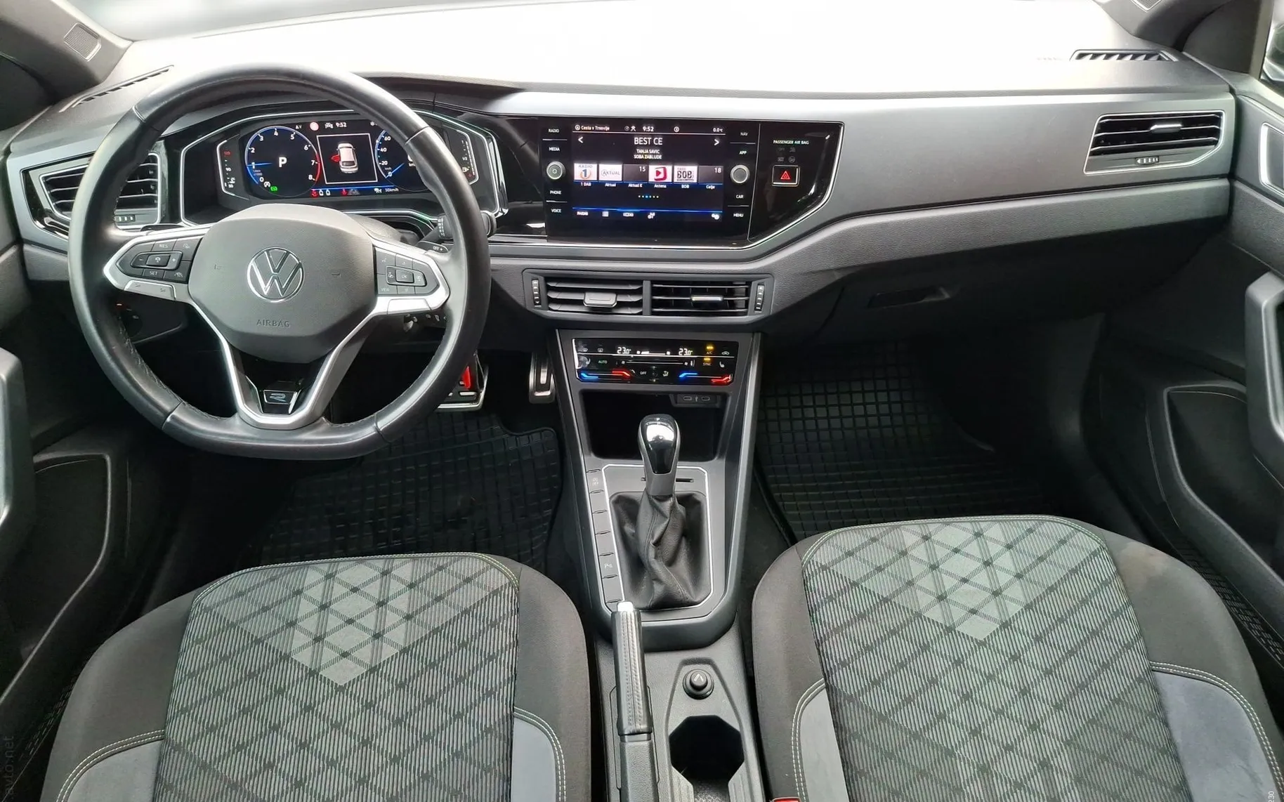 Notranja slika - Volkswagen Taigo - 1.0 TSI avt. R-Line 115 KM - 10