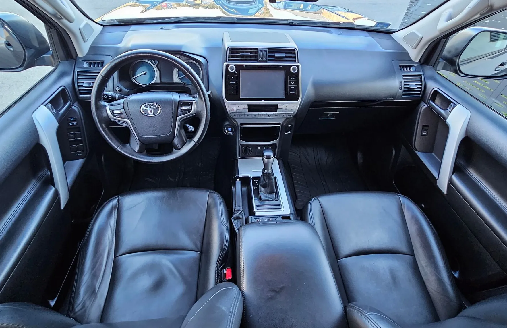 Zunanja slika - Toyota Land Cruiser - 2.8 D-4D AWD Premium-Le 165.000 km- EL.Sede  382 i-K - 7