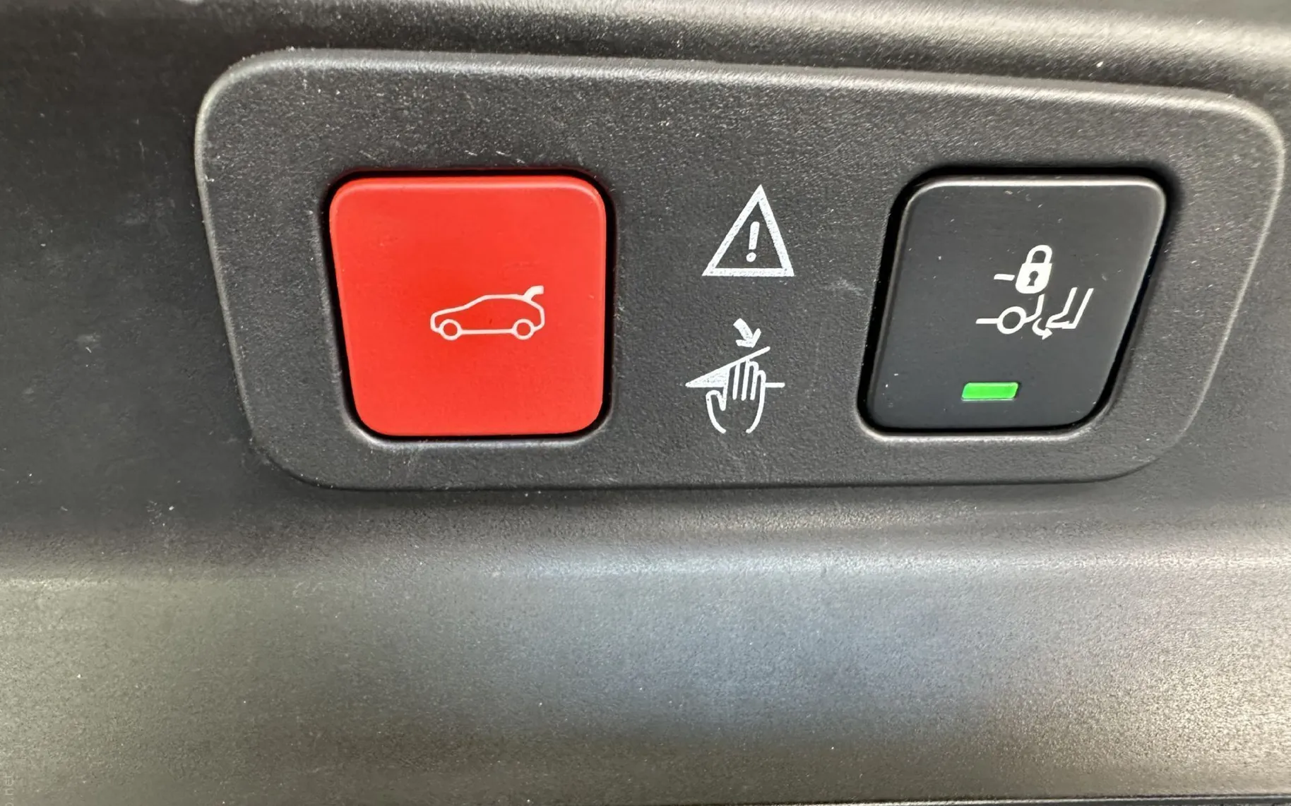 Zunanja slika - Peugeot 5008 - 1.2  96 KW.GT Line Avt..USNJE.NAVI.VELIKI SERVIS - 20