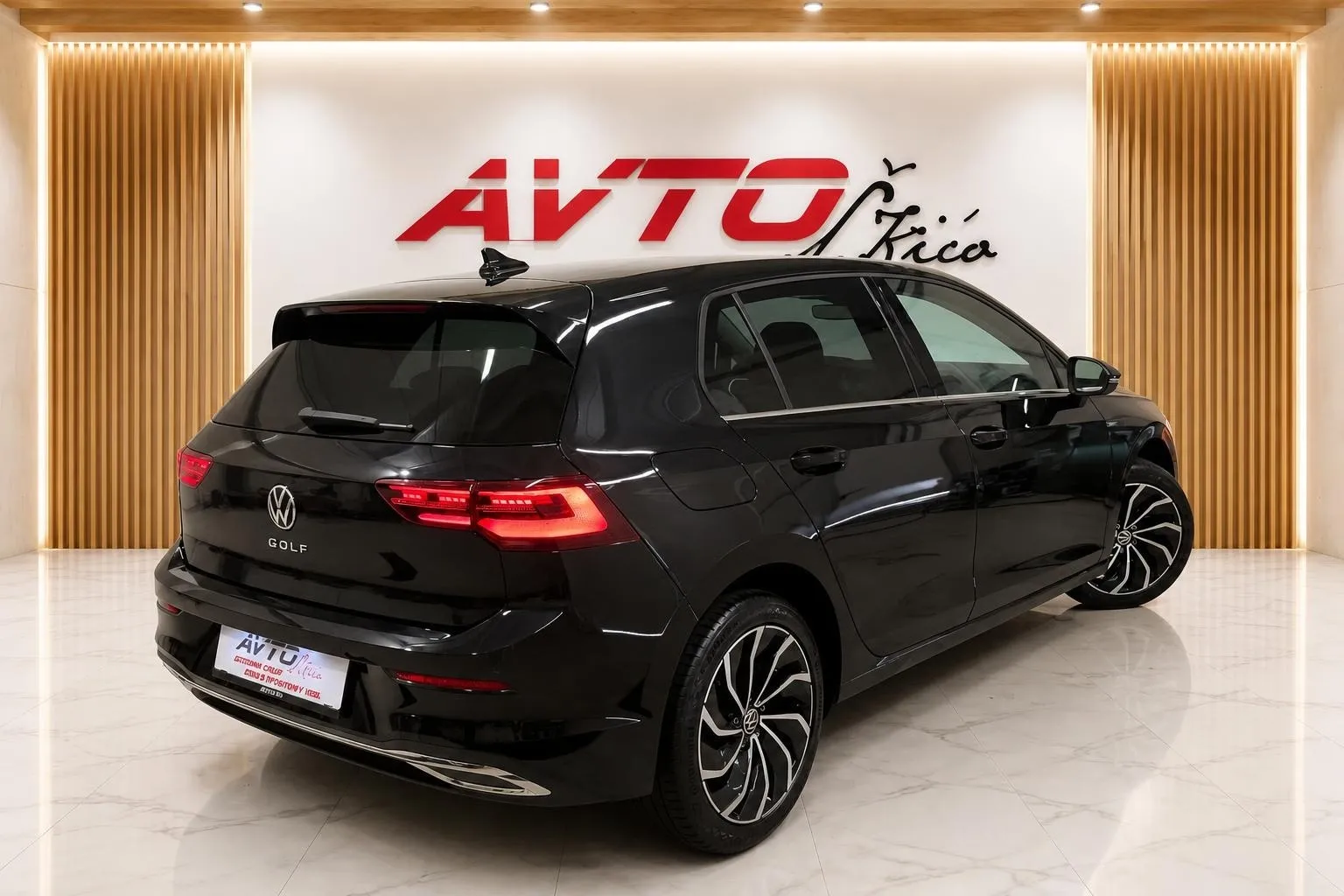 Zunanja slika - Volkswagen Golf - 2.0 TDI-STYLE-IQ-VIRTUAL-LED-AMBIENT-ACC-NAVI... - 4