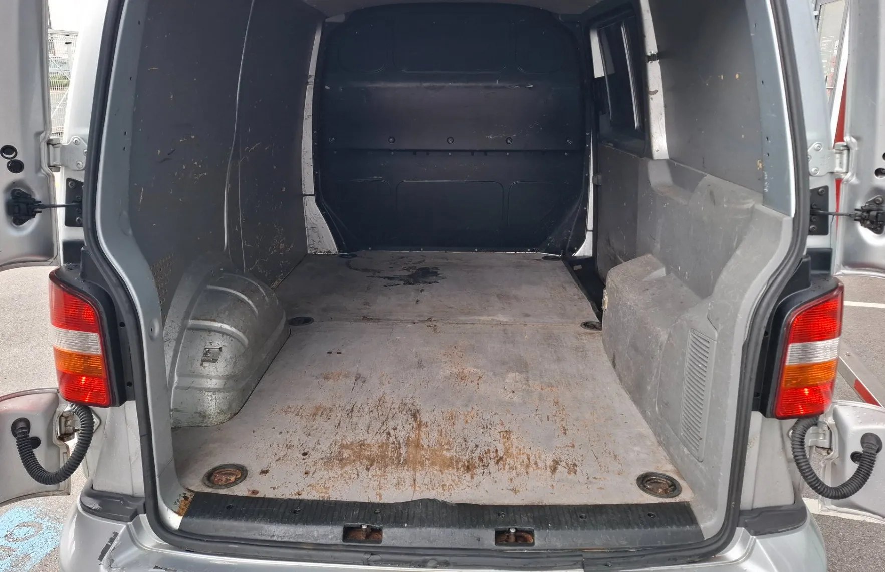 Zunanja slika - Volkswagen Transporter - 2.5 TDI - 11