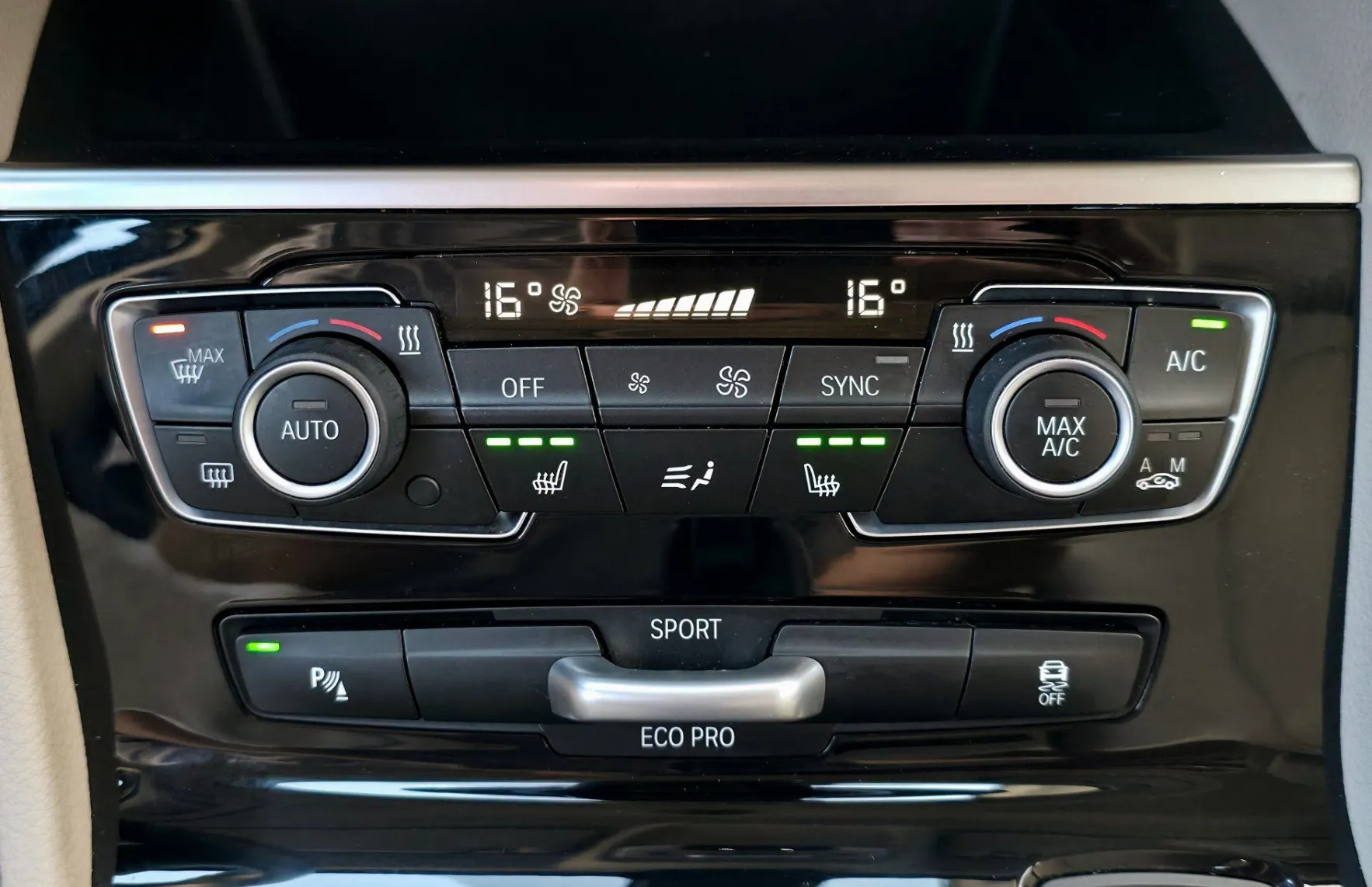 Zunanja slika - BMW Serija 2 - Active Tourer: 218d Luxury Line FULLED•GRETJE•AMBIENT•KE - 12
