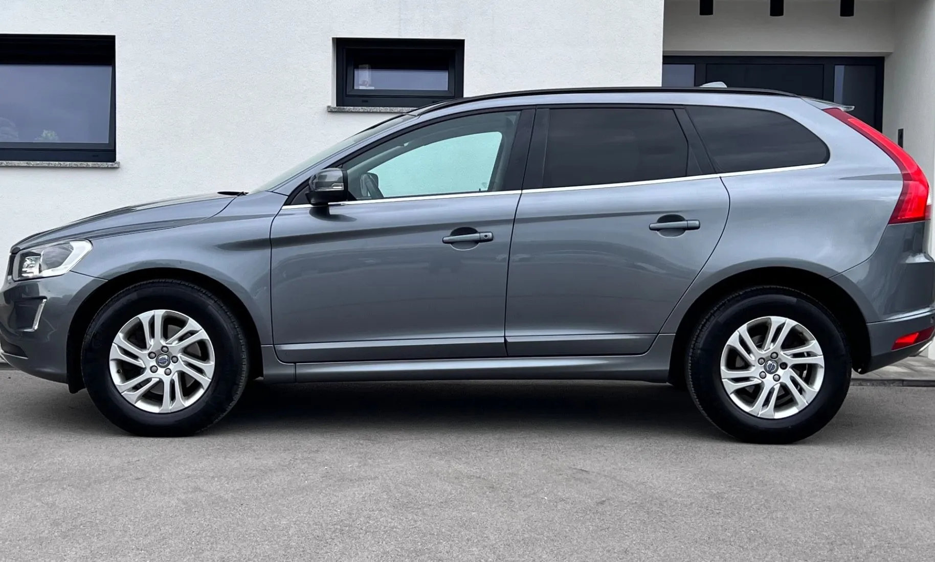 Zunanja slika - Volvo XC60 - 2.4 AWD D4+XENON+NAVI+KLJUKA - 4