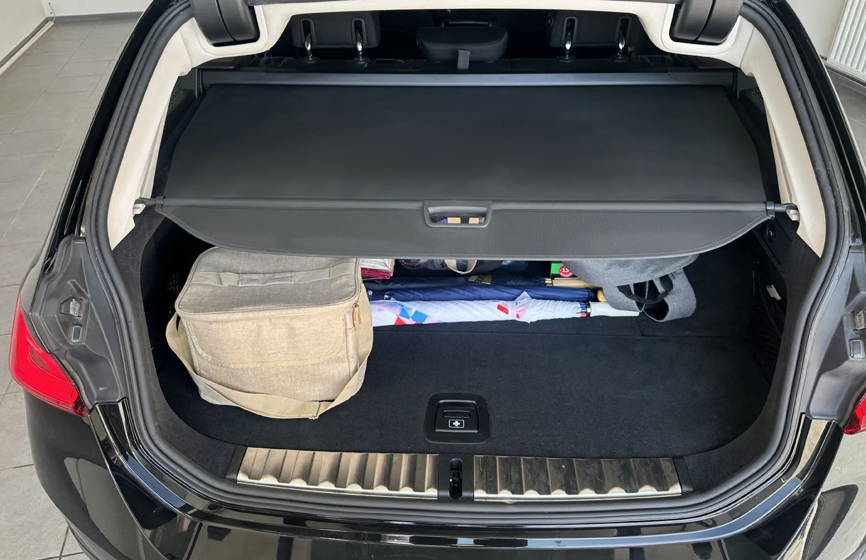 Zunanja slika - BMW Serija 3 - Touring: 318d Touring.NAVI.PDC.KONFORT.ZAKLEPANJE.KLJUKA - 16