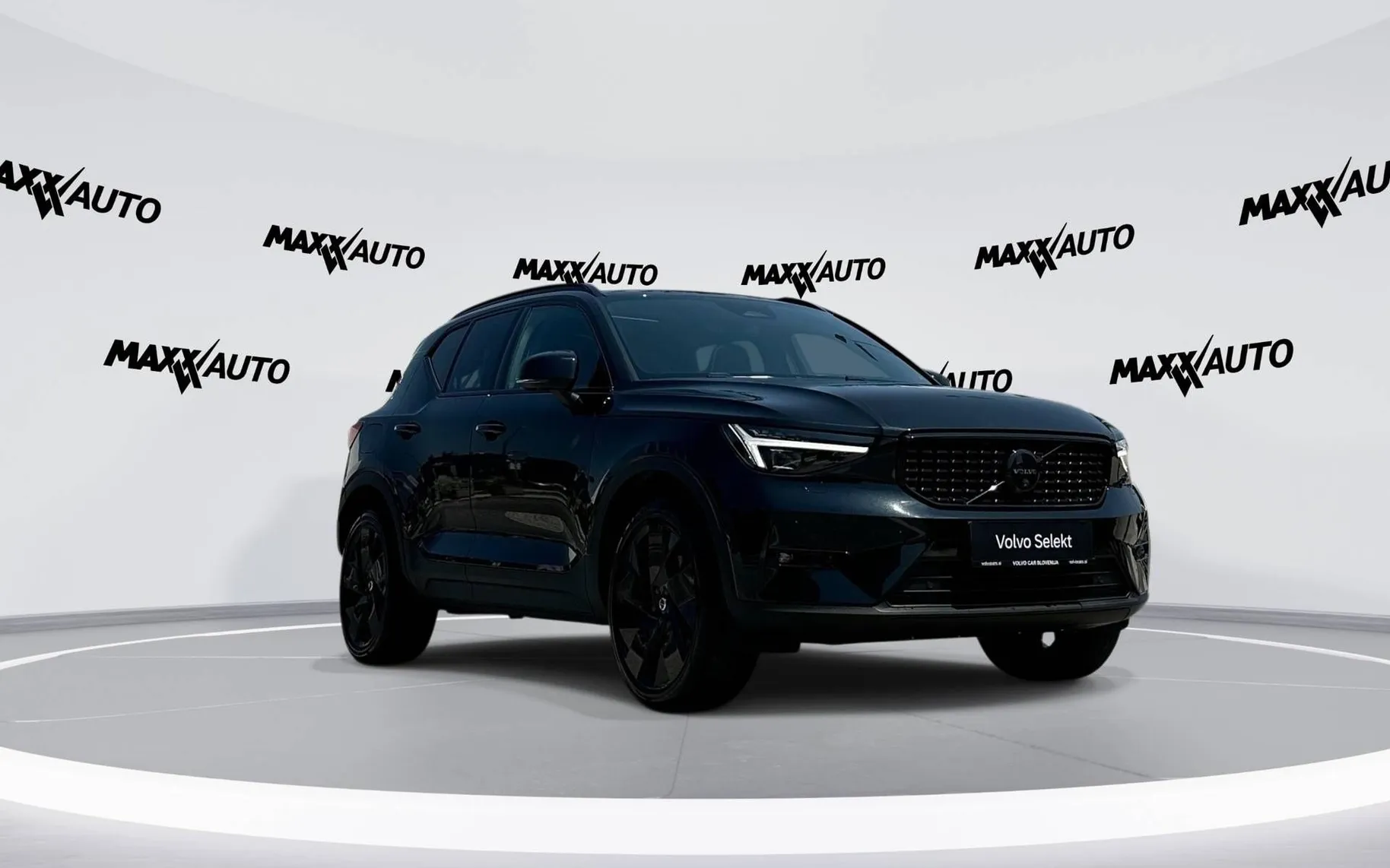 Zunanja slika - Volvo XC40 - B4P Ultra Black Edition Avt. - 3