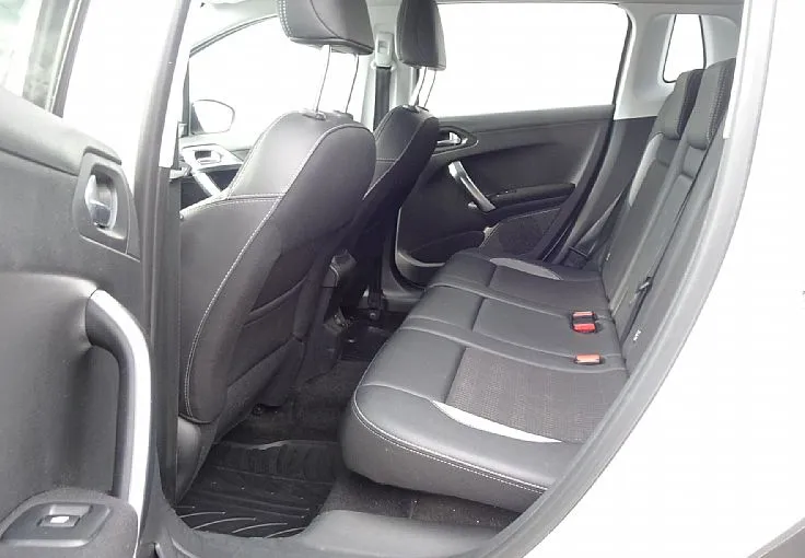 Zunanja slika - Peugeot 2008 - 1.5 BlueHDI SS 100 Allure FINANCIRANJE BREZ POLOGA - 7