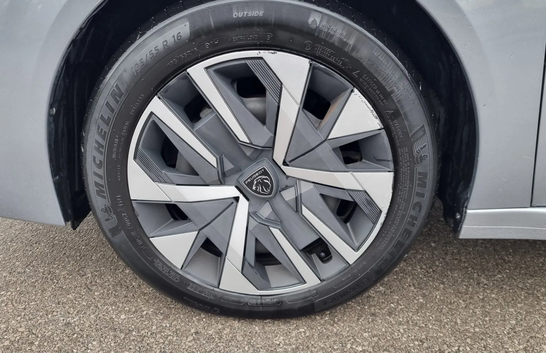 Zunanja slika - Peugeot 208 - 1.2 PureTech 75 Active - KOT NOVO - SAMO 25.027km - 14