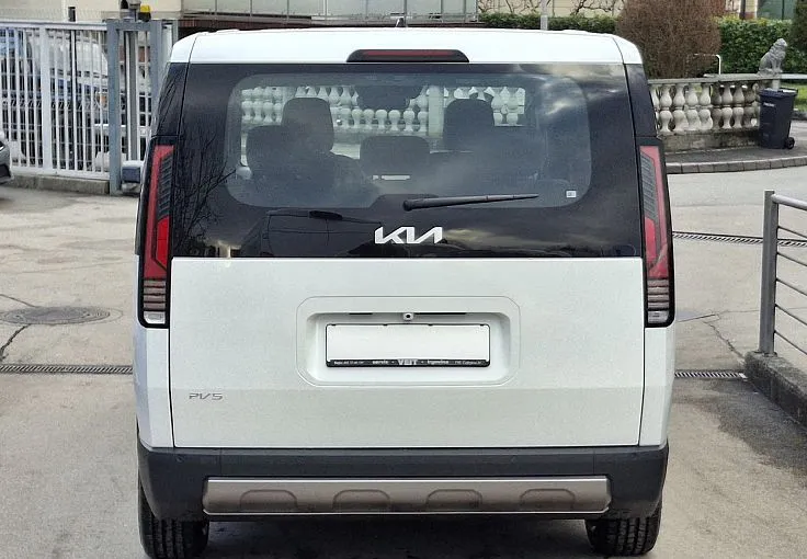 Zunanja slika - KIA PV5 - 71.2 kWh baterija 120 kW 163 KS  Quantum - 5