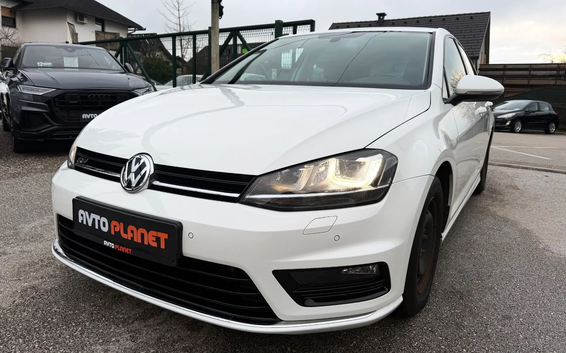 Zunanja slika - Volkswagen Golf - 2.0 TDI 4MOTION R-LiNE SLO.VOZILO LED XENON - 9