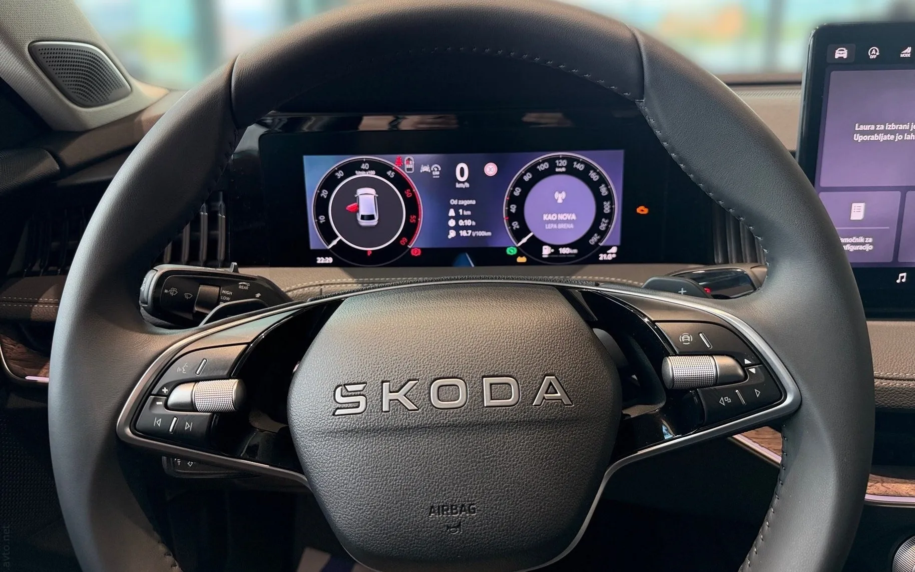 Notranja slika - Škoda Superb - Combi 2.0 TDI L K DSG... - 8